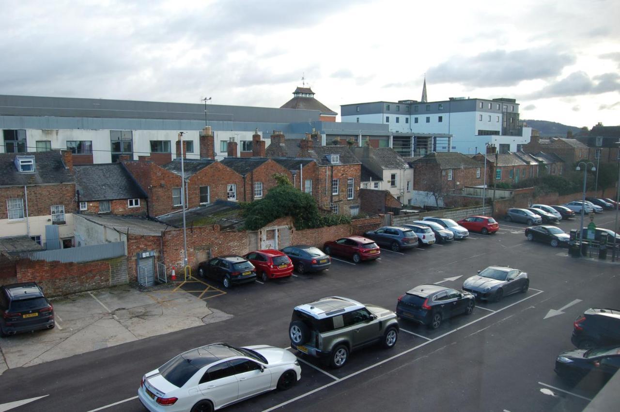 Ferienwohnung Saracens Courtyard By Swa Cheltenham Exterior foto
